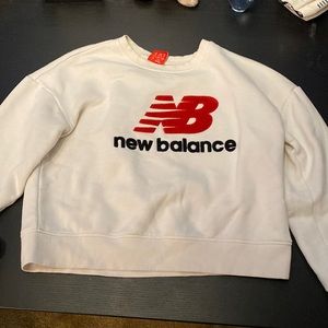 New balance cropped crew neck size medium.